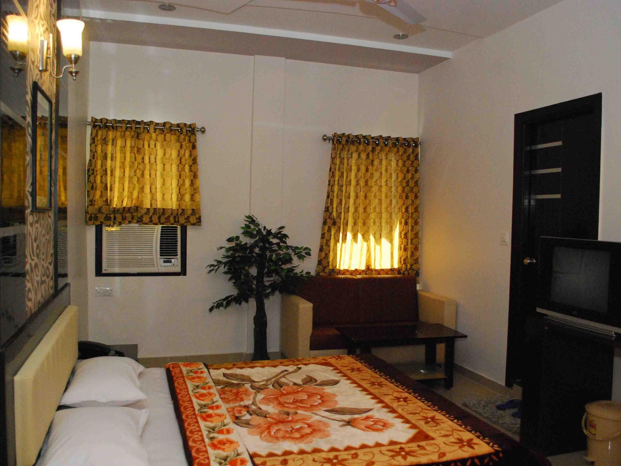 Oyo Flagship 19003 Hotel Rudra Mahal Ahmedabad Ngoại thất bức ảnh