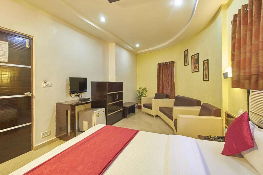 Oyo Flagship 19003 Hotel Rudra Mahal Ahmedabad Phòng bức ảnh