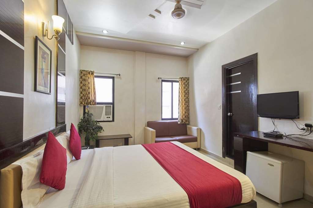Oyo Flagship 19003 Hotel Rudra Mahal Ahmedabad Phòng bức ảnh