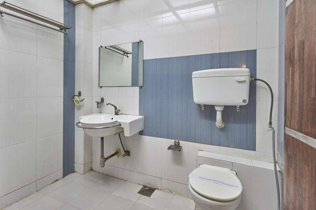 Oyo Flagship 19003 Hotel Rudra Mahal Ahmedabad Phòng bức ảnh
