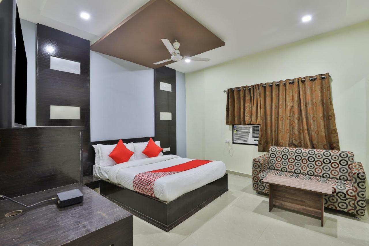 Oyo Flagship 19003 Hotel Rudra Mahal Ahmedabad Ngoại thất bức ảnh