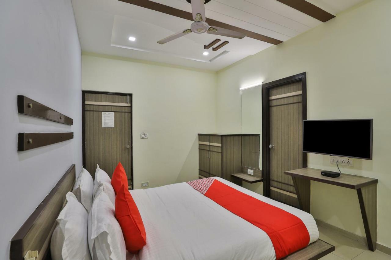 Oyo Flagship 19003 Hotel Rudra Mahal Ahmedabad Ngoại thất bức ảnh