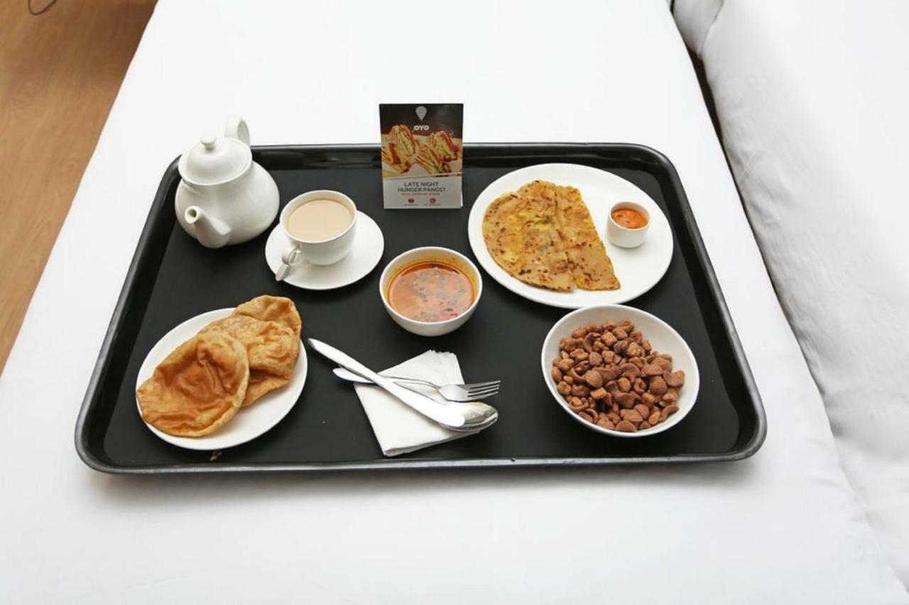Oyo Flagship 19003 Hotel Rudra Mahal Ahmedabad Ngoại thất bức ảnh