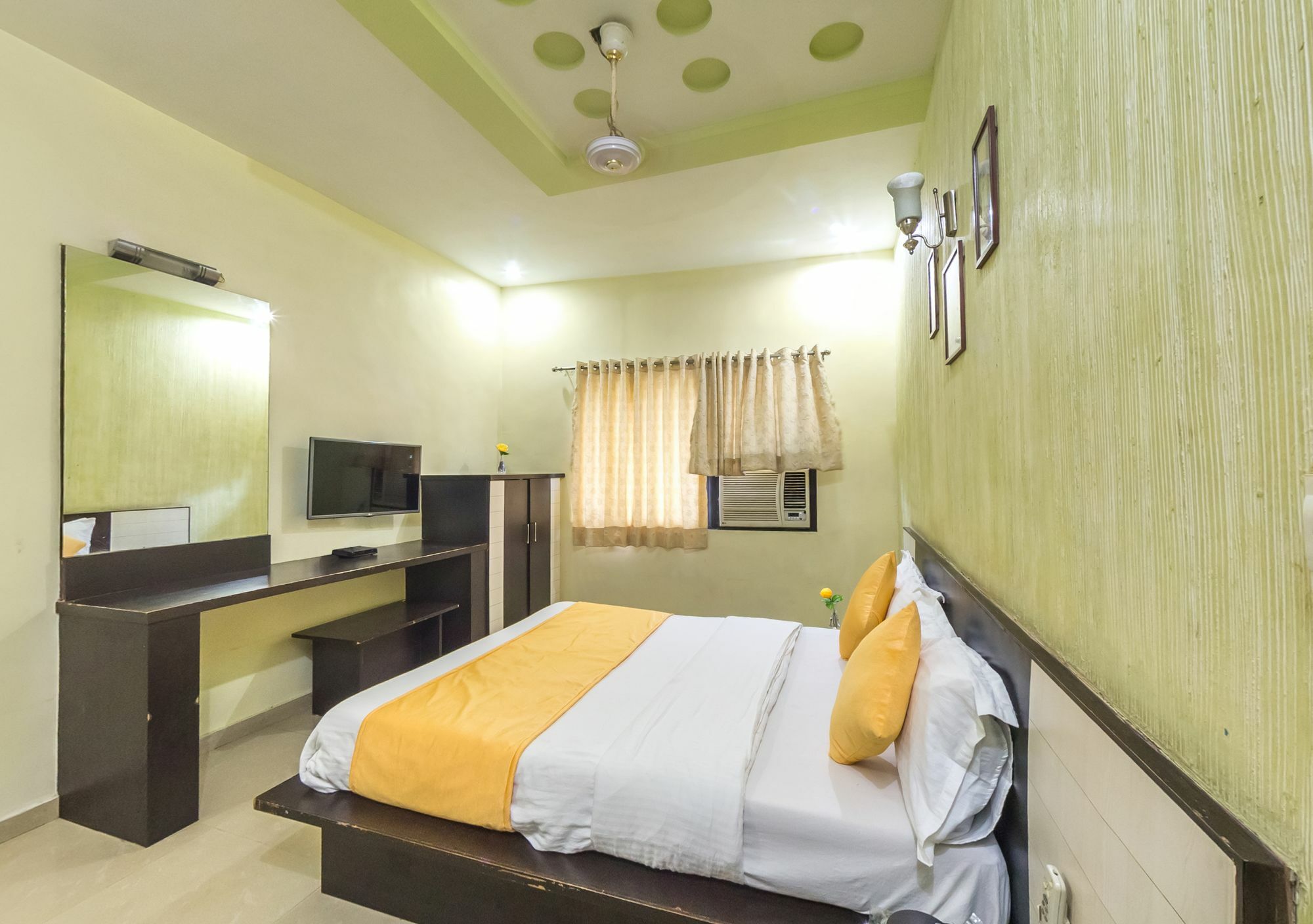 Oyo Flagship 19003 Hotel Rudra Mahal Ahmedabad Ngoại thất bức ảnh