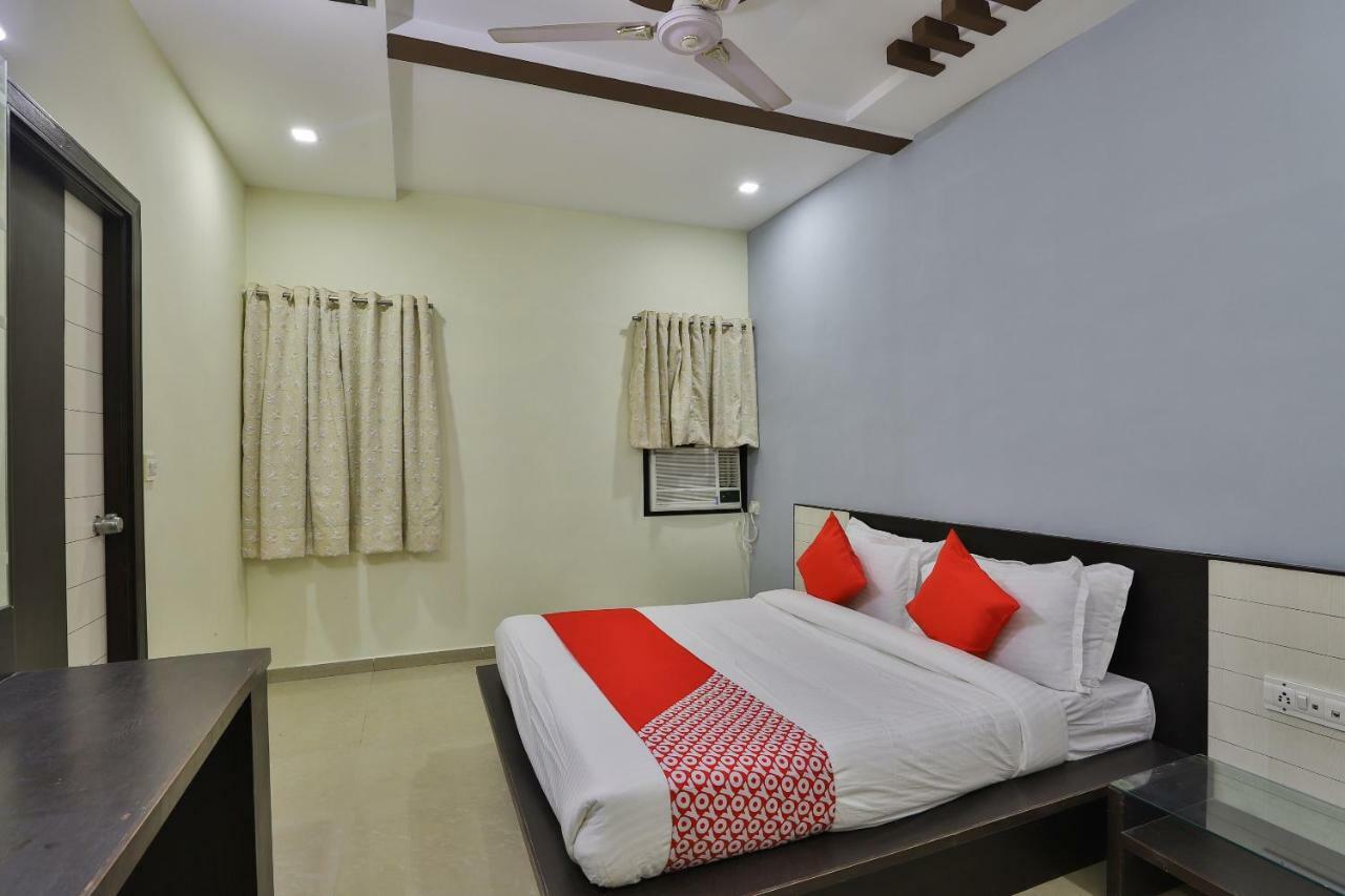 Oyo Flagship 19003 Hotel Rudra Mahal Ahmedabad Ngoại thất bức ảnh