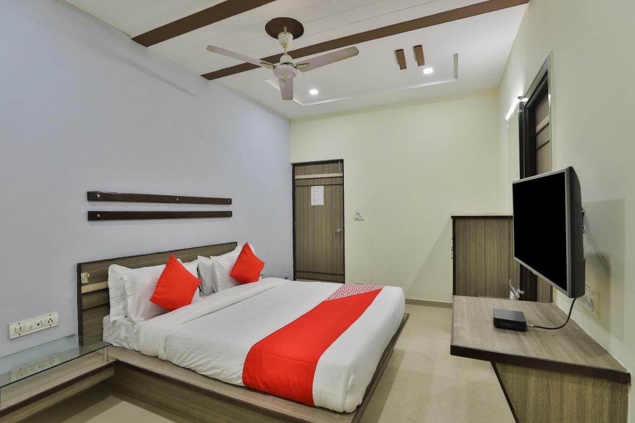 Oyo Flagship 19003 Hotel Rudra Mahal Ahmedabad Ngoại thất bức ảnh